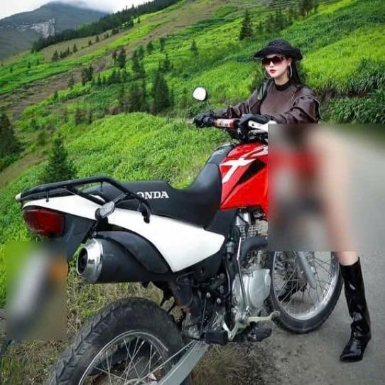 Cô gái chụp ảnh khoe thân phản cảm ở Hà Giang khiến nhiều người phẫn nộ