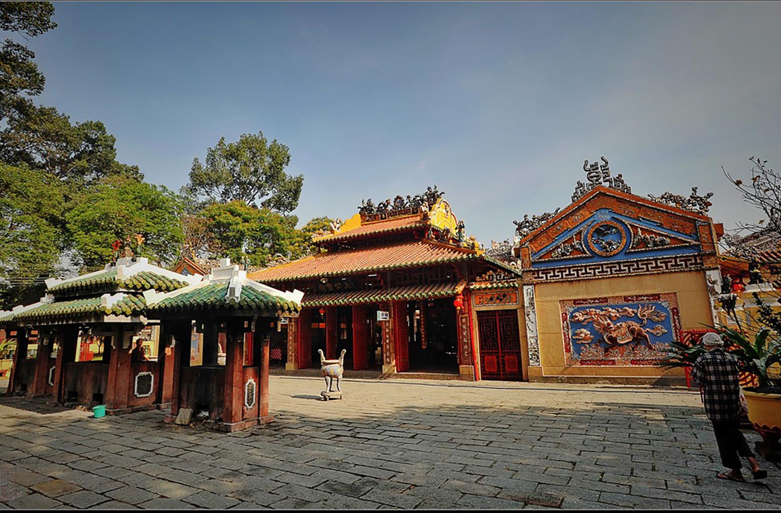 Phe phái và cạnh tranh quyền lực ở Việt Nam đầu thế kỷ XIX