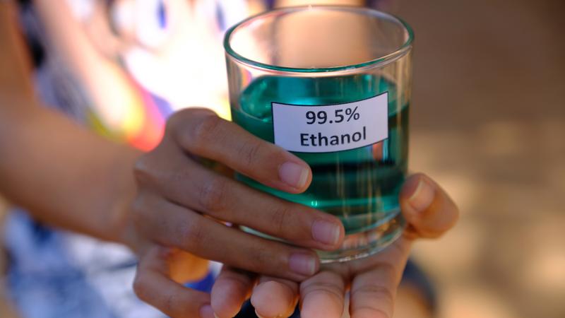 Etanol là chất gì? Ứng dụng, tác hại và cách dùng an toàn