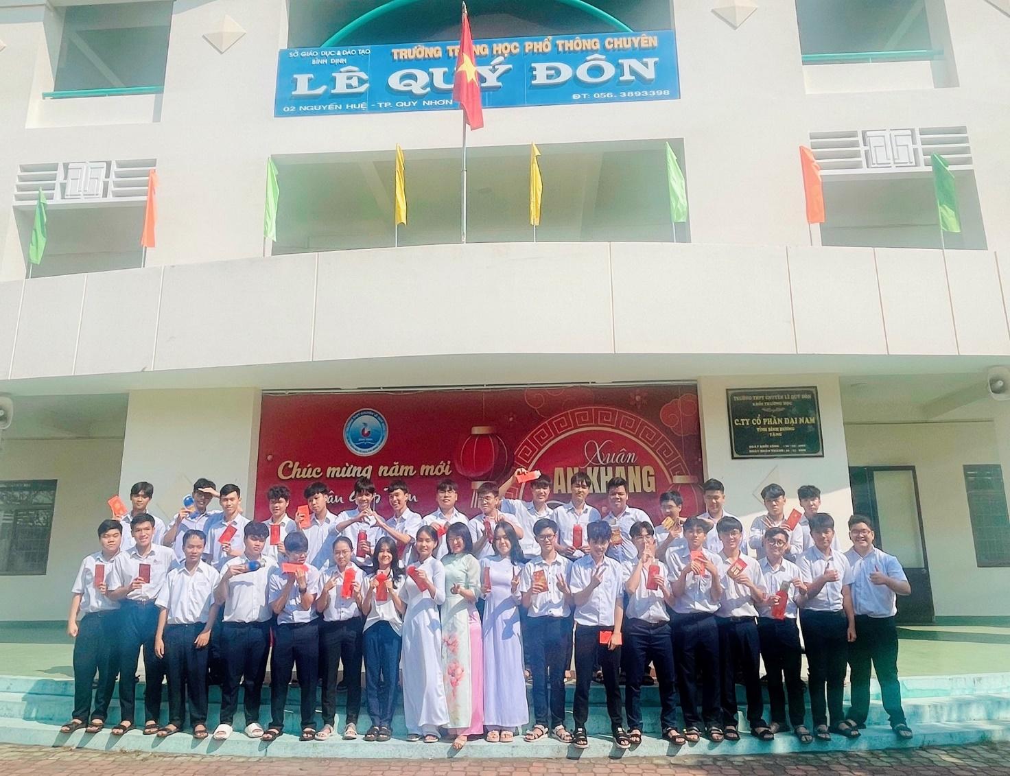 Hết Tết còn xuân