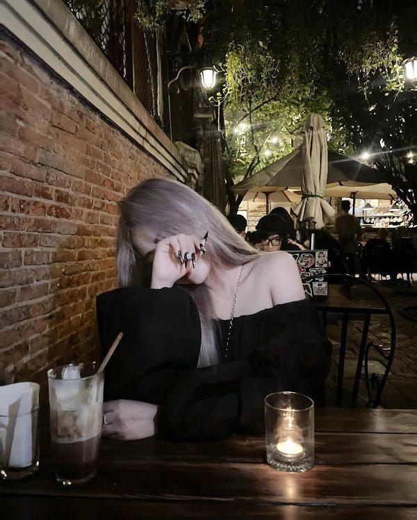 Tuyển tập 120+ Ảnh girl che mặt buồn, tâm trạng đầy cô đơn