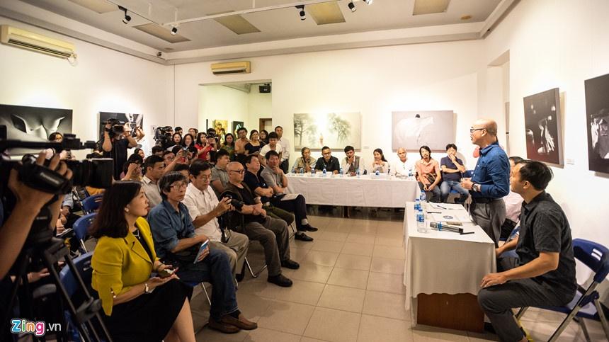 ‘Cởi một nút thắt cho ảnh nude nghệ thuật’