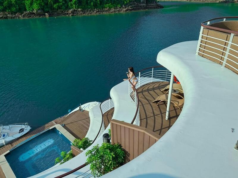 Các Kiểu Check In Trên Du Thuyền Ấn Tượng Nhất