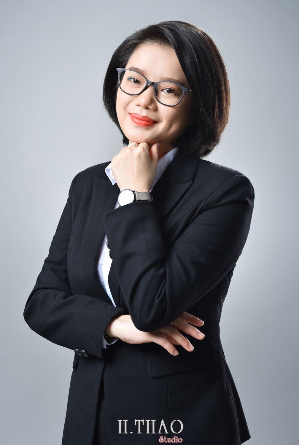 Dịch vụ chụp ảnh công sở đẹp, chuyên nghiệp tại TPHCM – HThao Studio