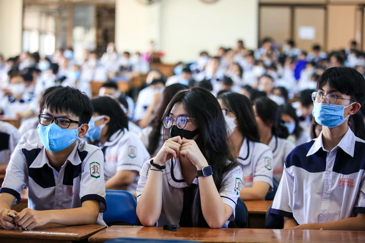 Loạt đề xuất mới cho kỳ thi tốt nghiệp THPT 2025: Cách tính điểm môn Ngoại ngữ