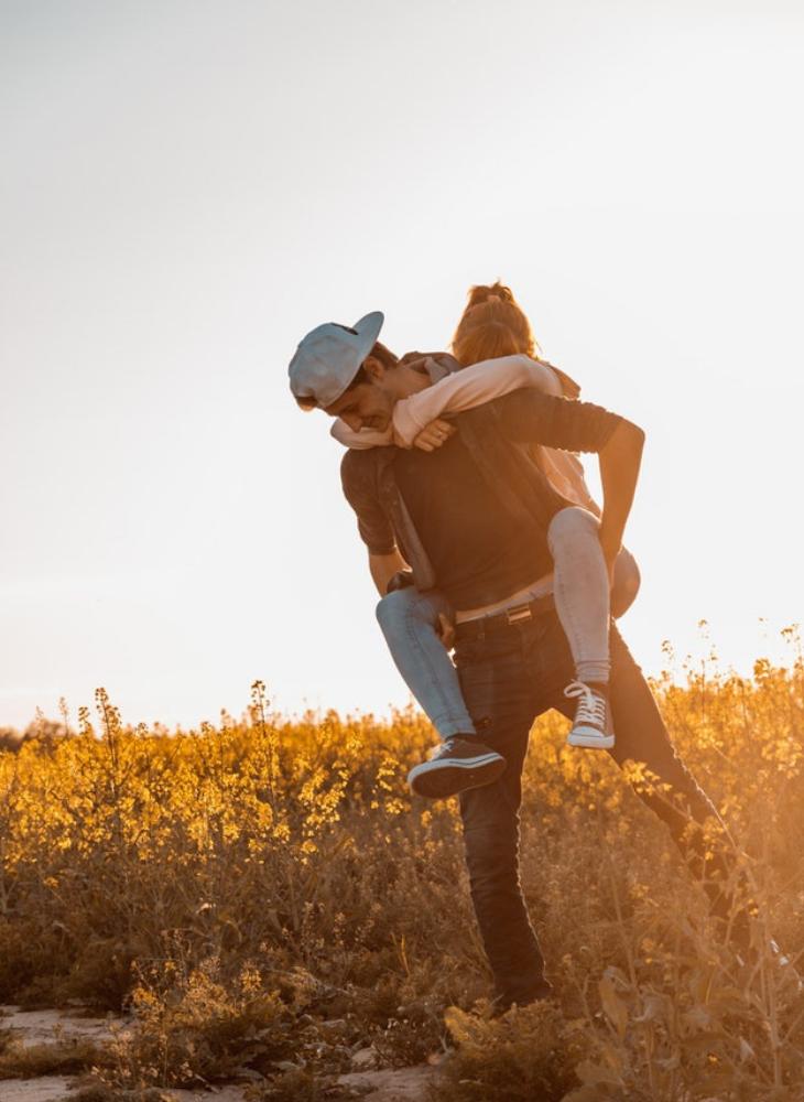 Phụ nữ khi yêu: Nên lắng nghe lý trí hay thuận theo con tim?