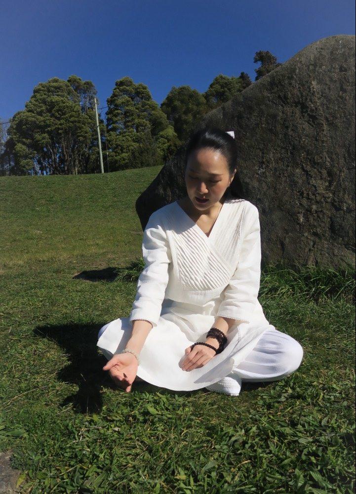 “TỬ TẾ VỚI NGƯỜI KHÁC KHÔNG PHẢI VÌ HỌ LÀ AI, MÀ VÌ MÌNH LÀ AI”