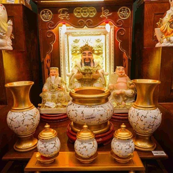 Vị trí đặt hũ gạo muối trên bàn thờ thần tài rước lộc vào nhà