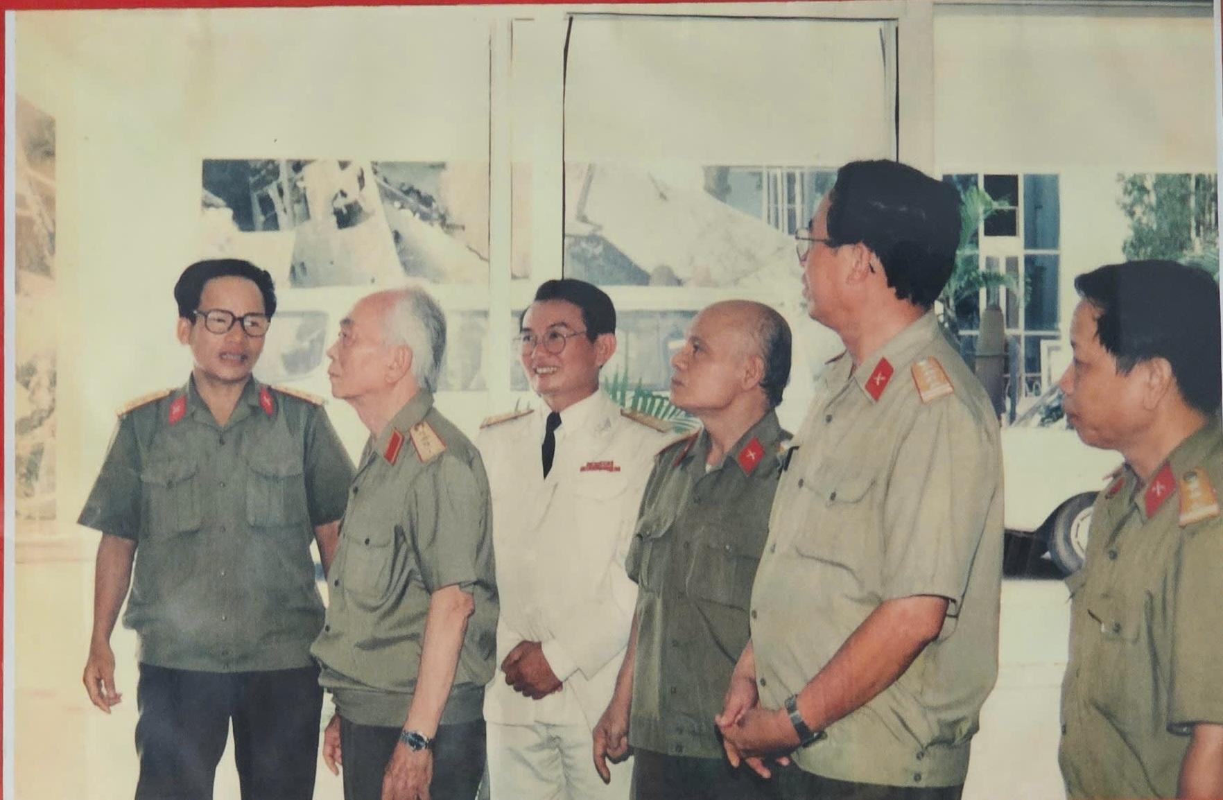 Chuyện về người lính vẽ tranh Bác Hồ bằng máu trên chiến trường