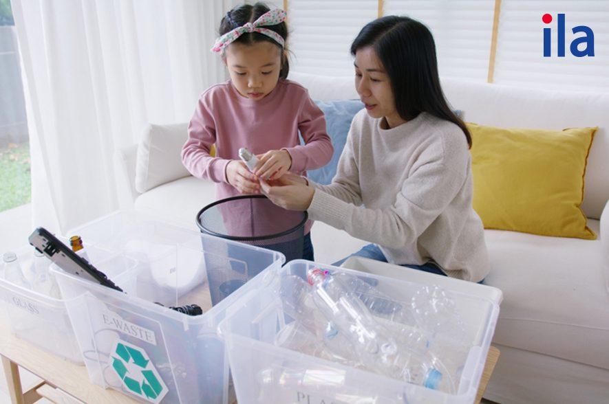 Làm sao để trẻ tự giác bỏ rác đúng nơi? 7 cách ba mẹ nên thử ngay!