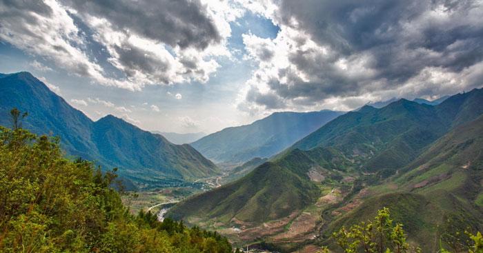 Phân tích bài thơ Đi đường của Hồ Chí Minh (Sơ đồ tư duy)                                   4 Dàn ý & 14 mẫu phân tích Đi đường (Tẩu Lộ)